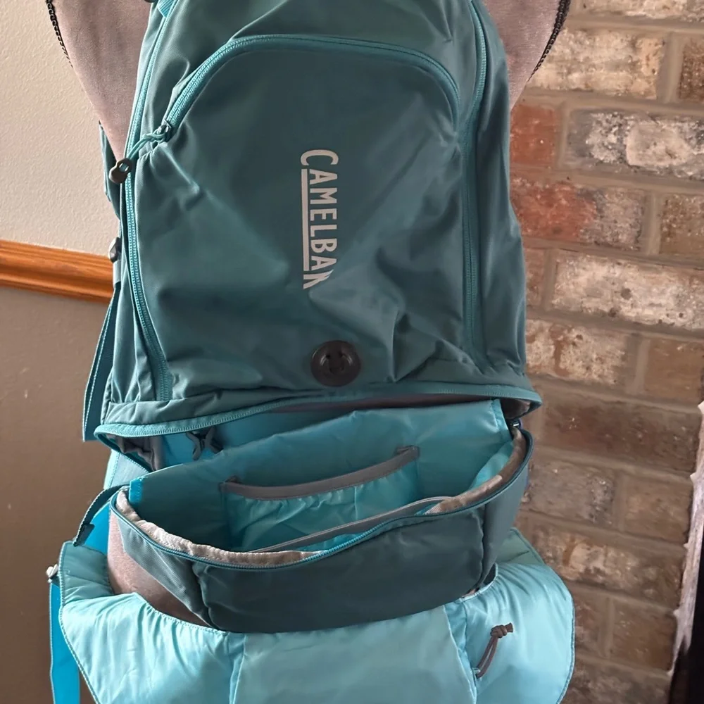 Camelbak Teal and Light Blue Backpack - Picture 13 of 16